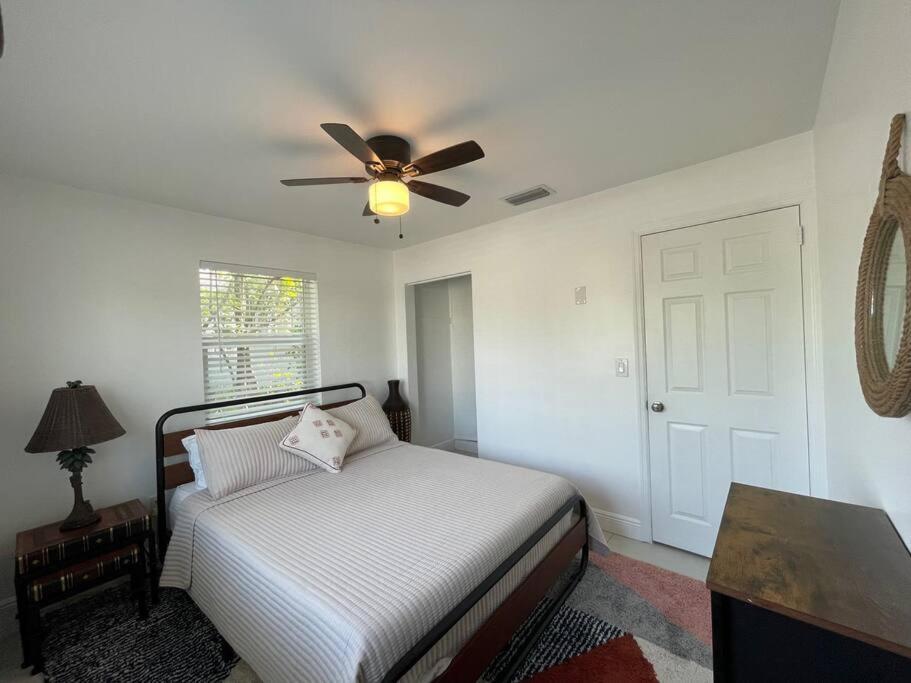 Jungle Cottage With Luxury Pool, Hot Tub And More! Lake Worth Beach Kültér fotó