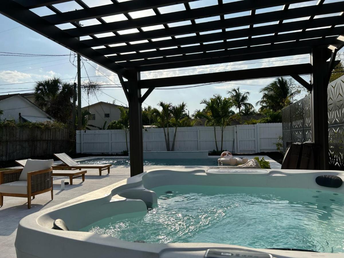 Jungle Cottage With Luxury Pool, Hot Tub And More! Lake Worth Beach Kültér fotó