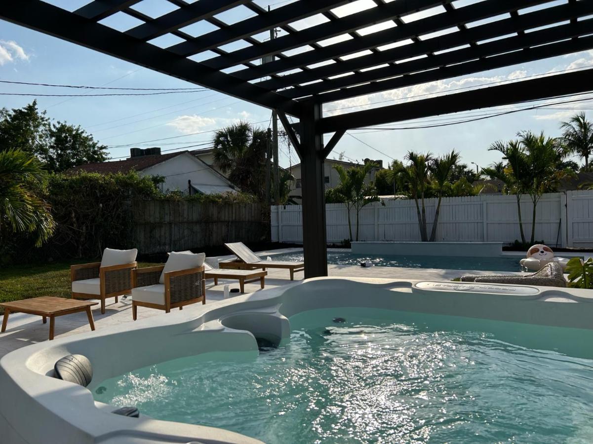 Jungle Cottage With Luxury Pool, Hot Tub And More! Lake Worth Beach Kültér fotó